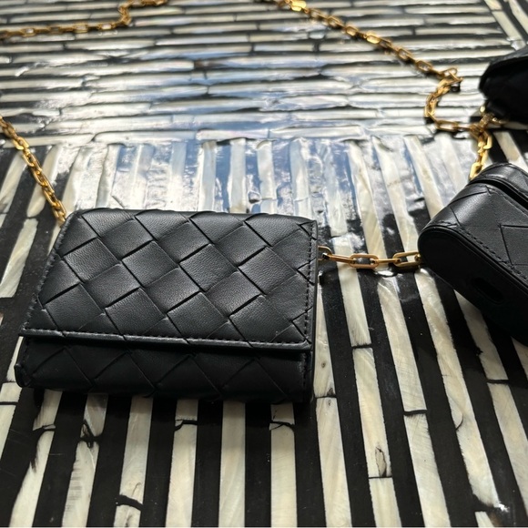 Authentic Bottega Veneta Nappa Intrecciato Card Case Wallet On Chain RETAIL$2500 - Picture 5 of 10